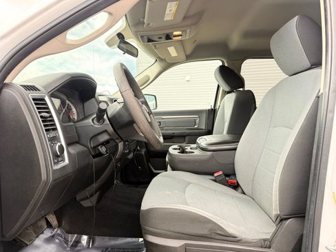 Used 2021 RAM 1500 Classic SLT AWD/4WD image 18