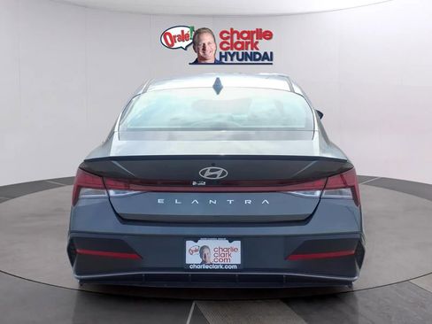 New 2026 Hyundai Elantra SEL Sport image 4