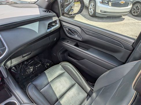 Used 2022 GMC Yukon XL SLT w/ SLT Premium Package AWD/4WD image 20