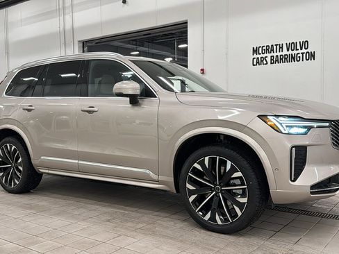 New 2026 Volvo XC90 T8 Plus image 3