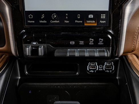 Used 2023 RAM 3500 Limited image 26