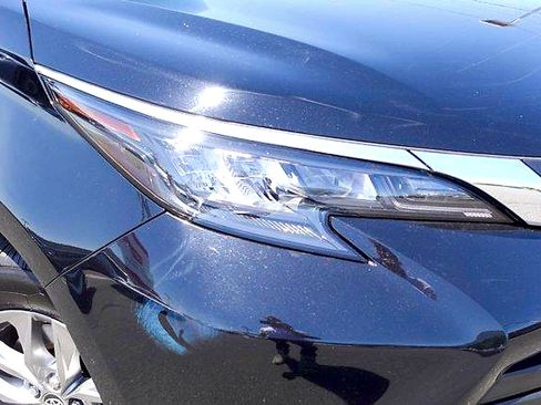 Certified 2025 Toyota Sienna XLE FWD image 2