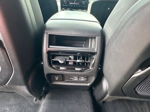 Used 2023 Jeep Grand Cherokee Altitude AWD/4WD image 30
