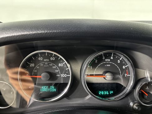 Used 2018 Jeep Wrangler Sport w/ Connectivity Group AWD/4WD image 15