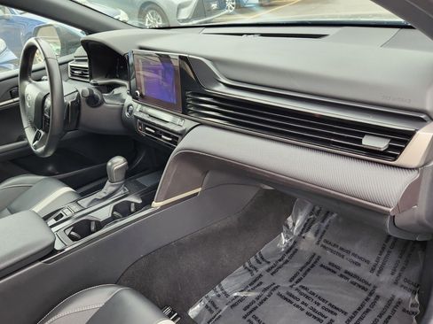 Used 2025 Toyota Camry SE FWD image 29