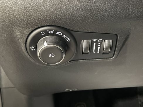 Used 2024 Jeep Compass Limited image 20