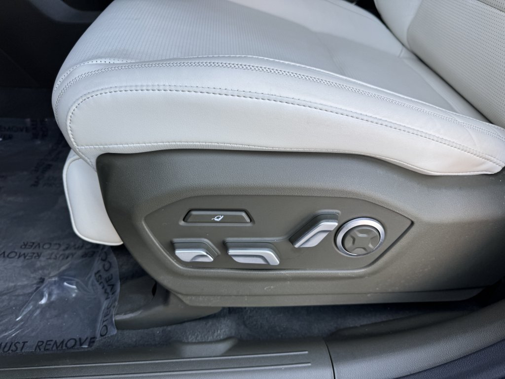 Used 2024 Hyundai Santa Fe Calligraphy FWD image 34