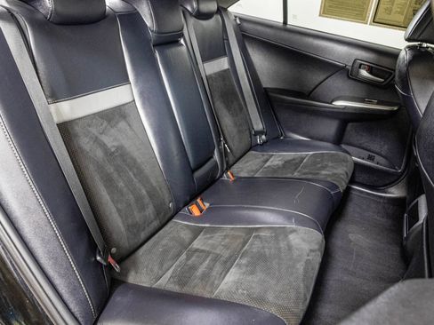 Used 2012 Toyota Camry SE w/ Leather Pkg FWD image 43
