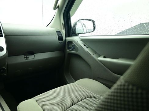 Used 2019 Nissan Frontier SV image 45