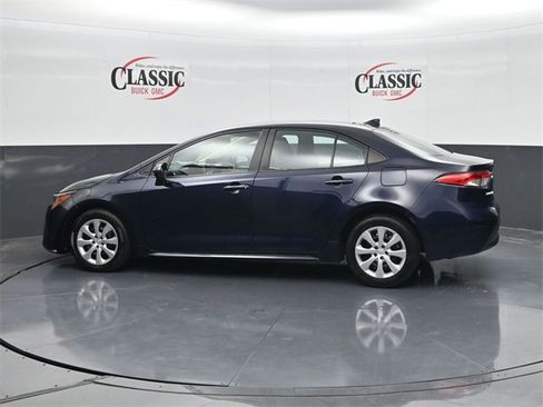 Used 2024 Toyota Corolla LE image 2