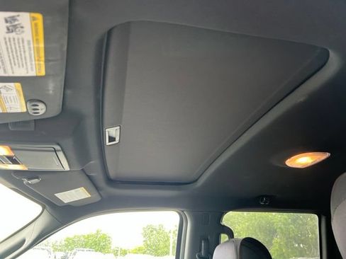 Used 2014 Ford F150 FX4 w/ Equipment Group 402A Luxury AWD/4WD image 16