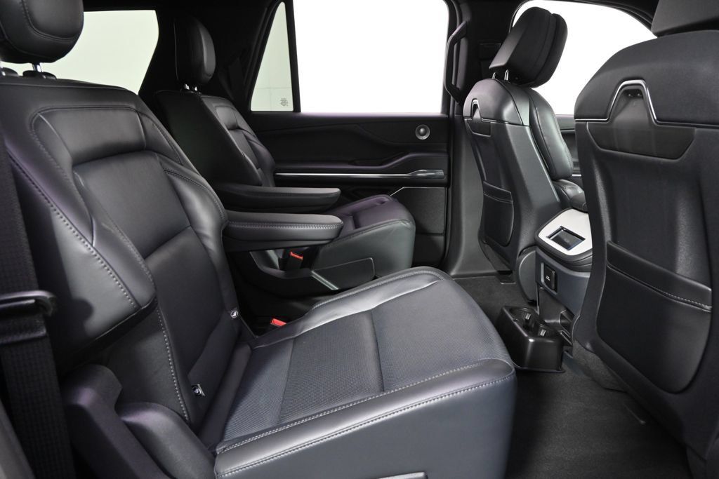 New 2027 Lincoln Navigator L Reserve w/ Jet Appearance Package AWD/4WD image 18