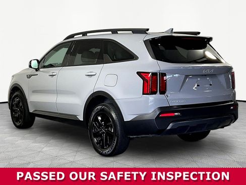 Used 2023 Kia Sorento S AWD/4WD image 4
