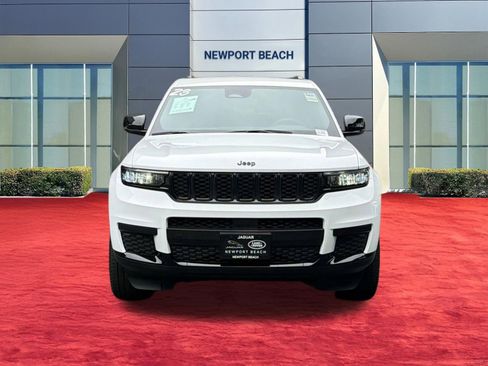 Used 2023 Jeep Grand Cherokee L Laredo RWD image 6
