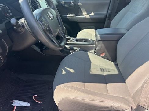 Used 2016 Toyota Tacoma SR w/ Exterior Package image 9