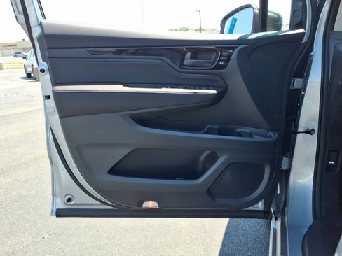 New 2026 Honda Odyssey Touring image 14