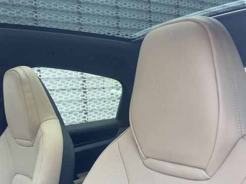 Certified 2025 Porsche Cayenne Coupe AWD/4WD image 32