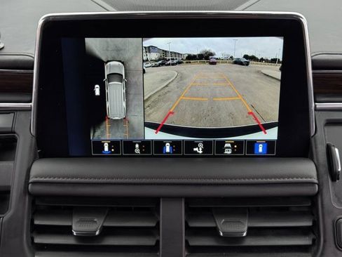 Used 2023 Chevrolet Suburban High Country image 18