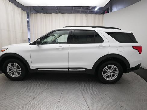 Used 2022 Ford Explorer XLT AWD/4WD image 24