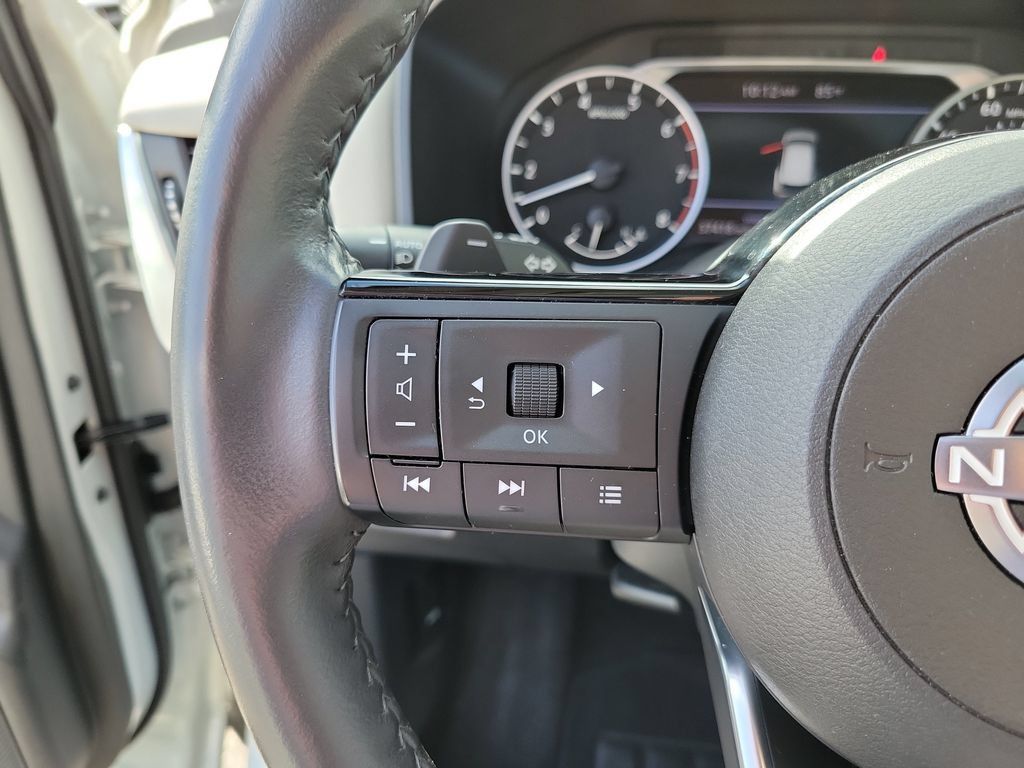 Used 2023 Nissan Rogue SV w/ SV Premium B Package FWD image 28