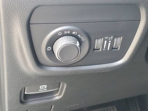 Used 2023 Jeep Grand Cherokee L Laredo AWD/4WD image 10