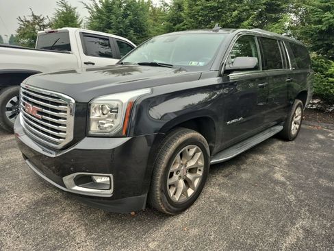 Used 2020 GMC Yukon XL SLT w/ Value Plus Edition AWD/4WD image 3
