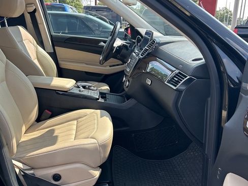 Used 2019 Mercedes-Benz GLS 450 4MATIC image 9