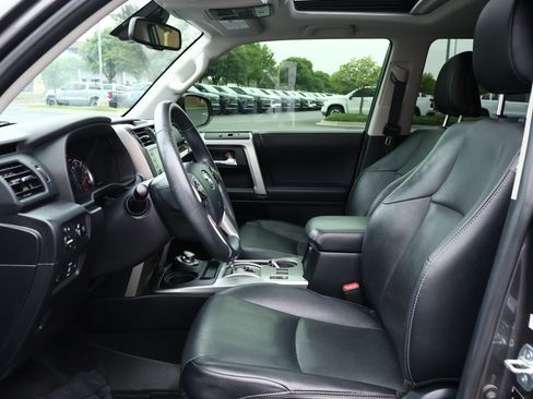 Used 2022 Toyota 4Runner Limited AWD/4WD image 11