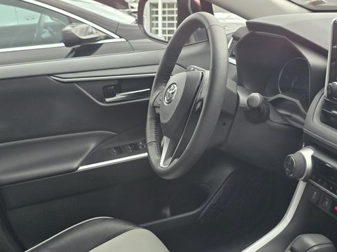 Used 2024 Toyota RAV4 XLE w/ Convenience Package AWD/4WD image 16