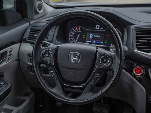 Used 2018 Honda Pilot Touring image 27
