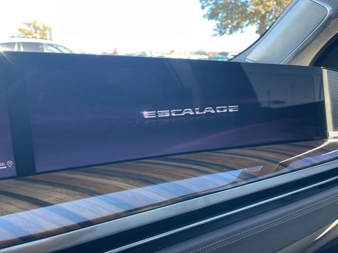 Used 2025 Cadillac Escalade ESV Sport Platinum image 33