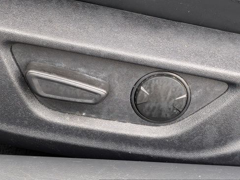 Used 2025 Ford Mustang Premium RWD image 19