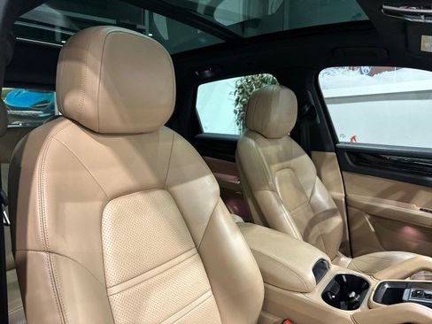 Used 2019 Porsche Cayenne AWD/4WD image 50