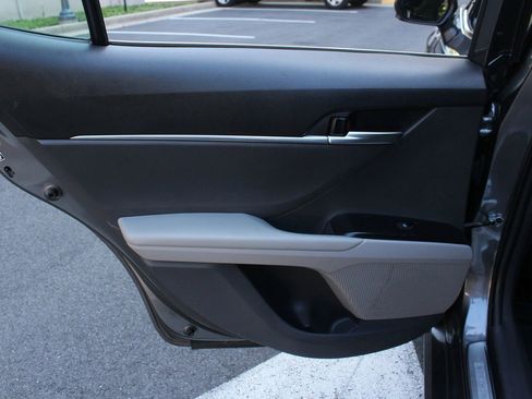 Used 2019 Toyota Camry LE FWD image 21