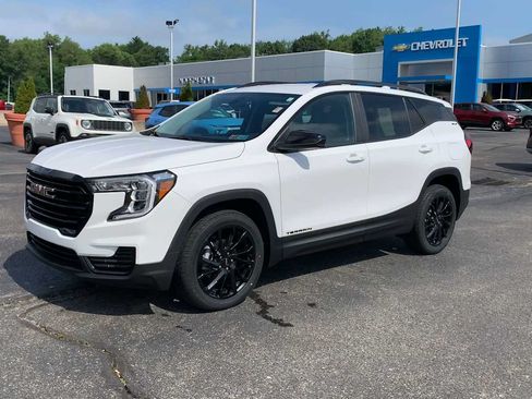 Certified 2024 GMC Terrain SLE w/ Driver Convenience Package AWD/4WD image 4