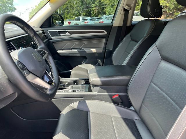 Used 2023 Volkswagen Atlas SE w/ Panoramic Sunroof Package FWD image 9