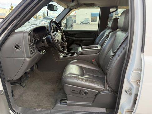 Used 2007 Chevrolet Silverado 2500 LT w/ Heavy-Duty Power Package image 13