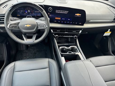 New 2026 Chevrolet Traverse LT w/ Enhanced Driving Package FWD image 24