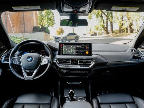 Used 2023 BMW X4 xDrive30i w/ Premium Package image 12