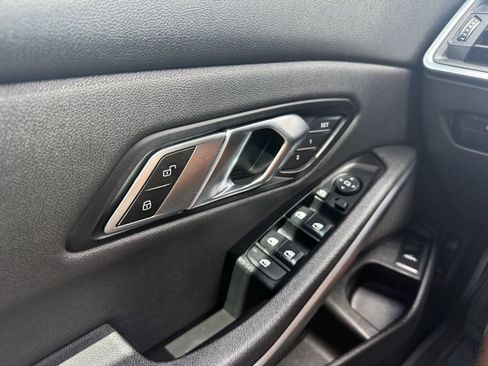Used 2020 BMW 330i Sedan w/ Convenience Package RWD image 30