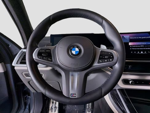 Certified 2024 BMW X7 xDrive40i w/ M Sport Package AWD/4WD image 11