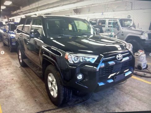 Used 2023 Toyota 4Runner SR5 image 5