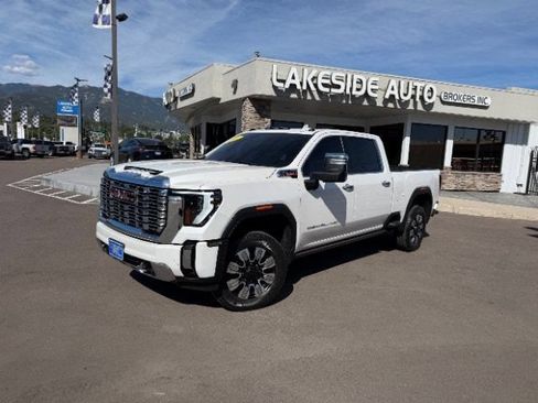 Used 2025 GMC Sierra 2500 Denali w/ Denali Reserve Package AWD/4WD image 2