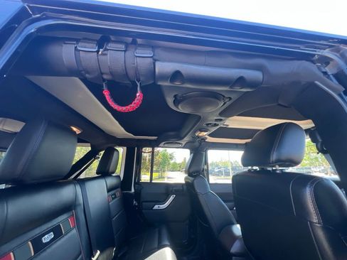 Used 2011 Jeep Wrangler Unlimited 70th Anniversary w/ Connectivity Group AWD/4WD image 36