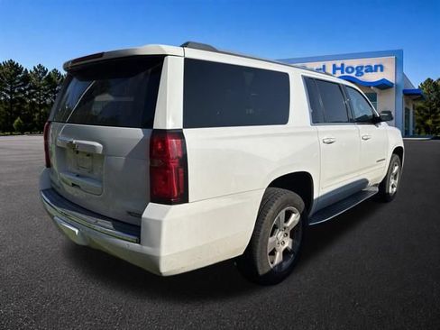 Used 2018 Chevrolet Suburban Premier AWD/4WD image 4