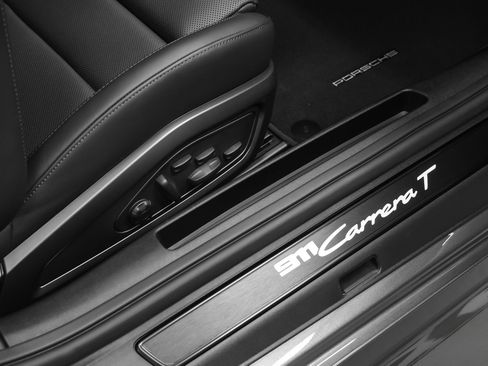Certified 2026 Porsche 911 Carrera T RWD image 30