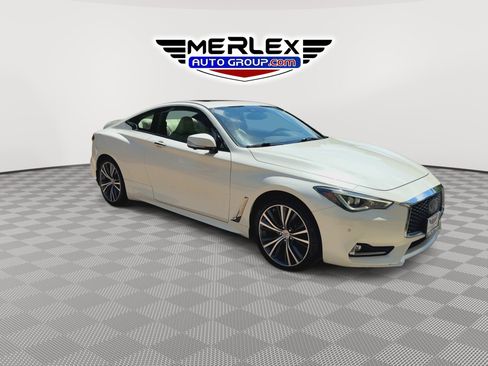 Used 2017 INFINITI Q60 2.0t w/ Premium Plus Package 2.0T AWD/4WD image 2