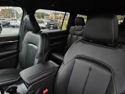 New 2025 Jeep Grand Cherokee L Limited image 13