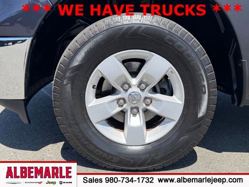Used 2021 RAM 1500 Classic SLT AWD/4WD image 10