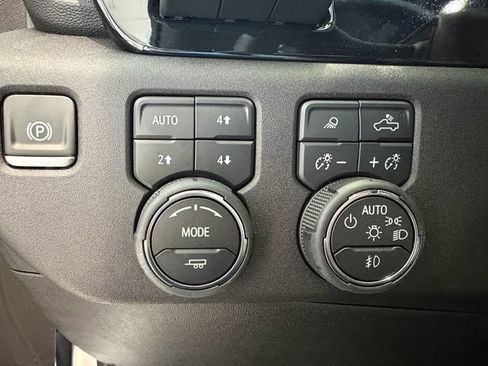 Used 2025 Chevrolet Silverado 1500 LTZ w/ LTZ Premium Package AWD/4WD image 19